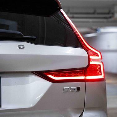 2025 Volvo V60 Cross Country B5 Ultra