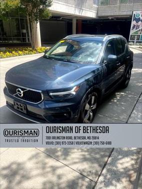 2021 Volvo XC40 T5 Momentum
