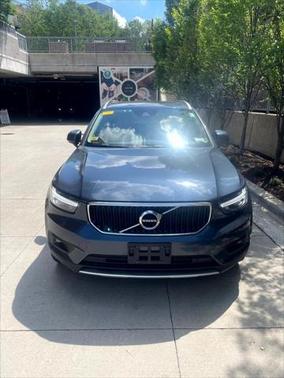 2021 Volvo XC40 T5 Momentum