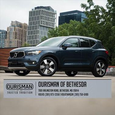 2021 Volvo XC40 T5 Momentum