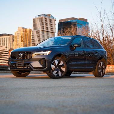 2025 Volvo XC60 Plug-In Hybrid T8 Plus