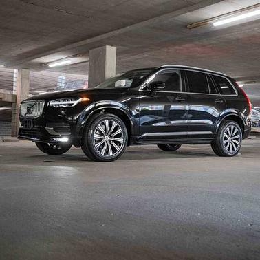 Onyx Black 2024 Volvo XC90 Plus
