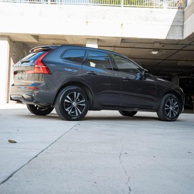 2024 Volvo XC60 B5 Core Dark Theme