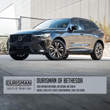 2024 Volvo XC60 B5 Core Dark Theme