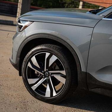Thunder Grey 2023 Volvo XC40 Plus