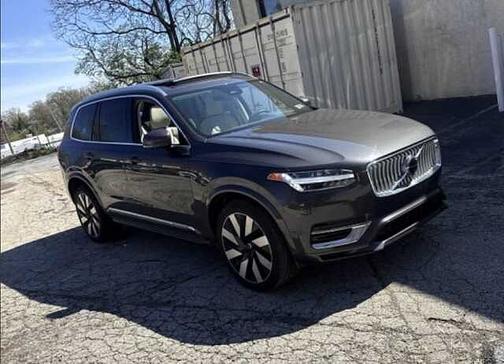 Platinum Grey 2024 Volvo XC90 Plus