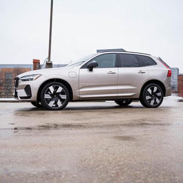 2025 Volvo XC60 Plug-In Hybrid T8 Ultra