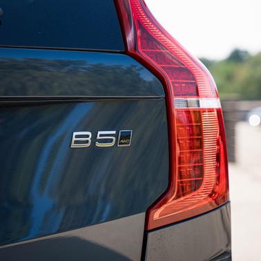 2025 Volvo XC90 B5 Core