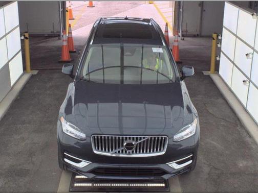 2025 Volvo XC90 B5 Core