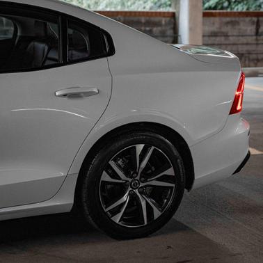 2024 Volvo S60 B5 Core Dark Theme