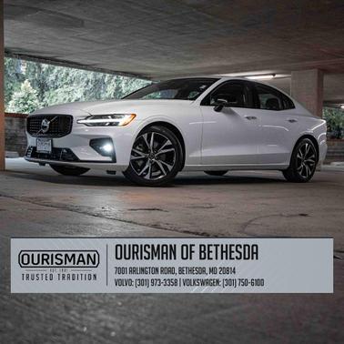 2024 Volvo S60 B5 Core Dark Theme