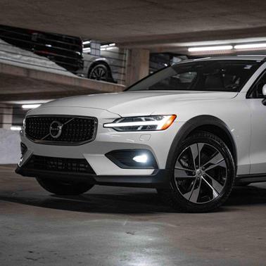2024 Volvo V60 Cross Country B5 Plus