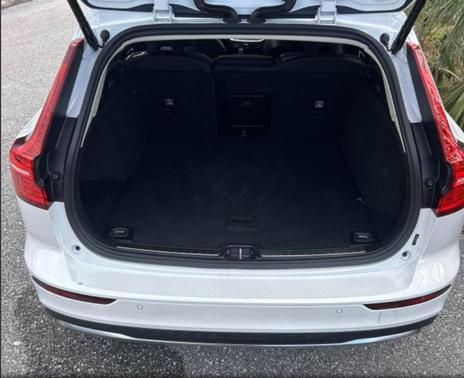 2024 Volvo V60 Cross Country B5 Plus