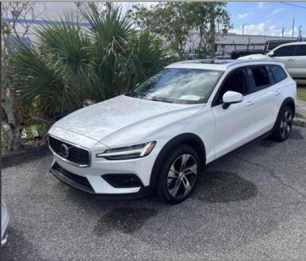 2024 Volvo V60 Cross Country B5 Plus