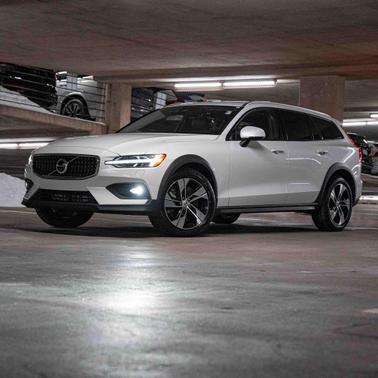 2024 Volvo V60 Cross Country B5 Plus