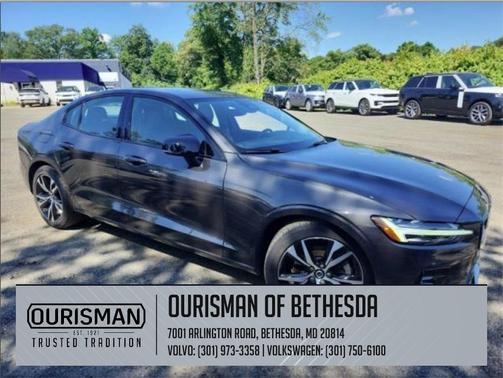 2024 Volvo S60 B5 Core Dark Theme