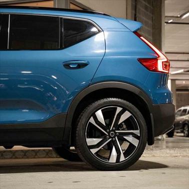 2024 Volvo XC40 B5 Plus Dark Theme