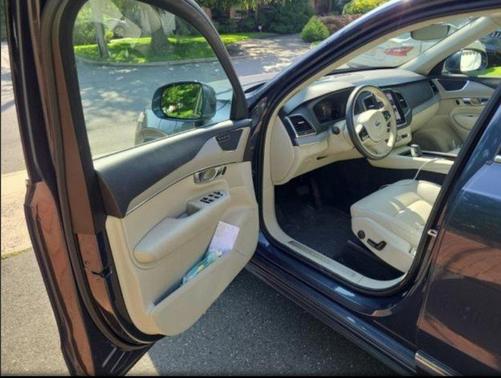 2024 Volvo XC90 B5 Core Bright Theme