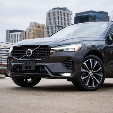 2024 Volvo XC60 B5 Plus Dark Theme