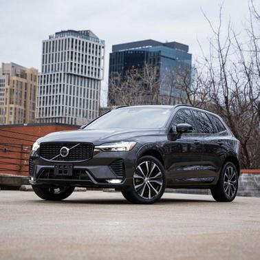 2024 Volvo XC60 B5 Plus Dark Theme