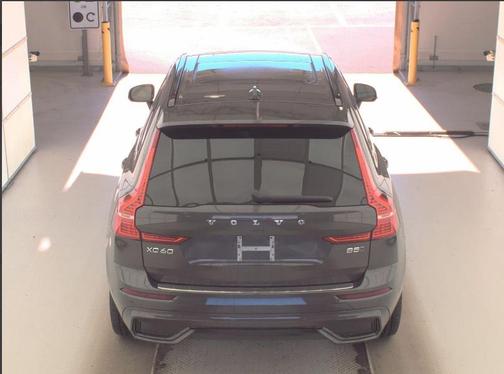 2024 Volvo XC60 B5 Plus Dark Theme