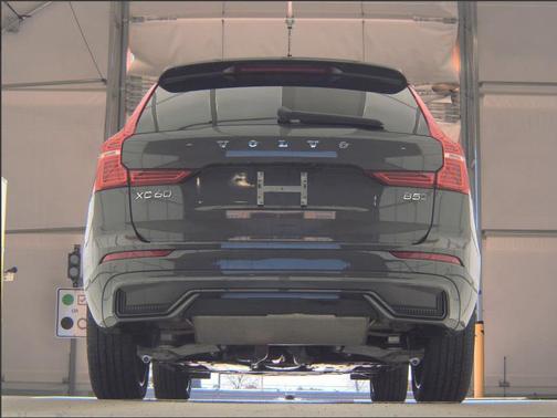 2024 Volvo XC60 B5 Plus Dark Theme