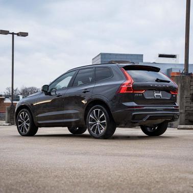 2024 Volvo XC60 B5 Plus Dark Theme