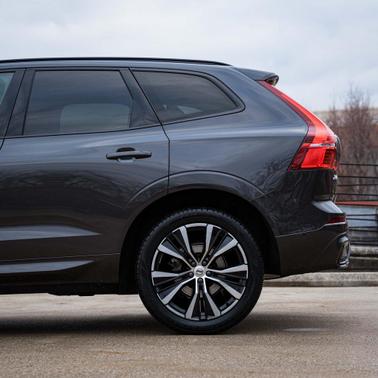2024 Volvo XC60 B5 Plus Dark Theme