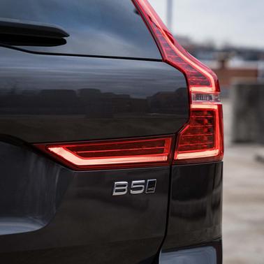 2024 Volvo XC60 B5 Plus Dark Theme