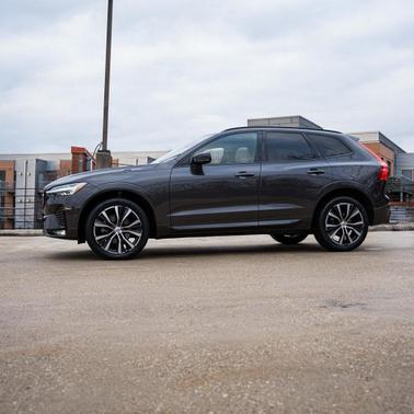 2024 Volvo XC60 B5 Plus Dark Theme