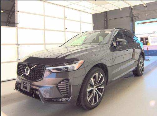 2024 Volvo XC60 B5 Plus Dark Theme