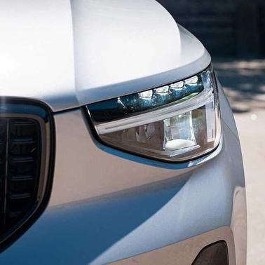 Silver Dawn 2023 Volvo XC40 Plus