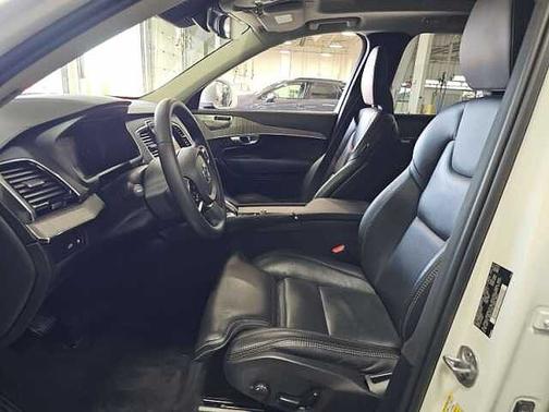 Crystal White 2024 Volvo XC90 Ultimate
