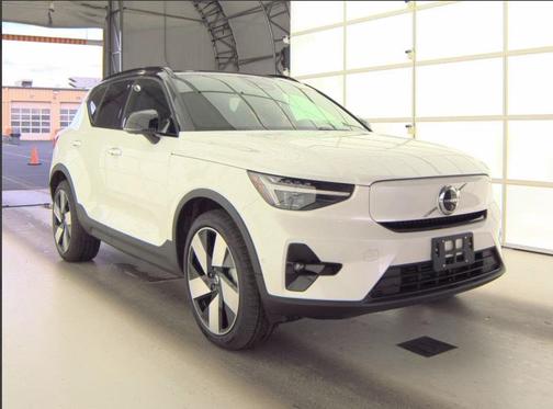 2024 Volvo XC40 Recharge Pure Electric Twin Plus