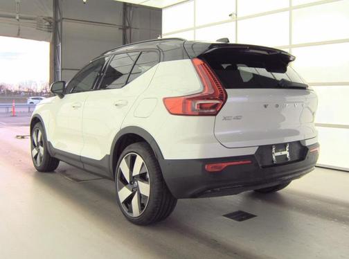 2024 Volvo XC40 Recharge Pure Electric Twin Plus