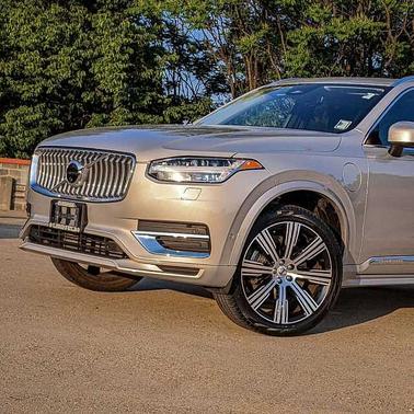 Silver Dawn 2023 Volvo XC90 Plus