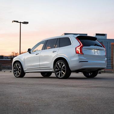 2025 Volvo XC90 B5 Plus