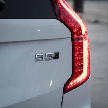 2025 Volvo XC90 B5 Plus