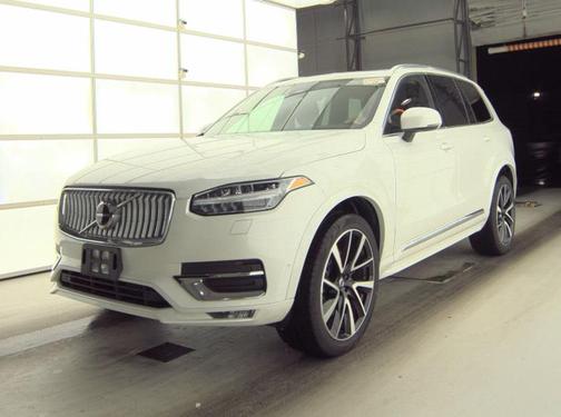 2025 Volvo XC90 B5 Plus