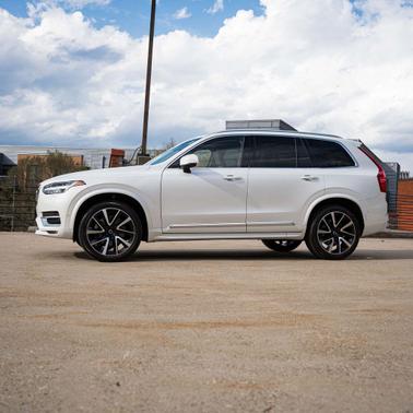 Crystal White 2024 Volvo XC90 B6 Ultimate Bright Theme 6-Seater