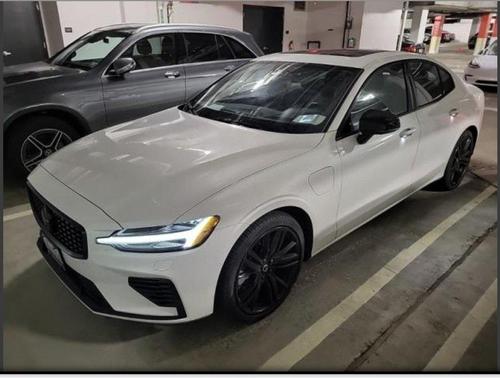 2024 Volvo S60 Recharge Plug-In Hybrid T8 Ultimate Black Edition