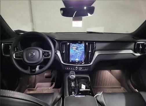 2024 Volvo S60 Recharge Plug-In Hybrid T8 Ultimate Black Edition