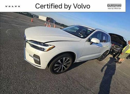Crystal White 2023 Volvo XC60 Plus