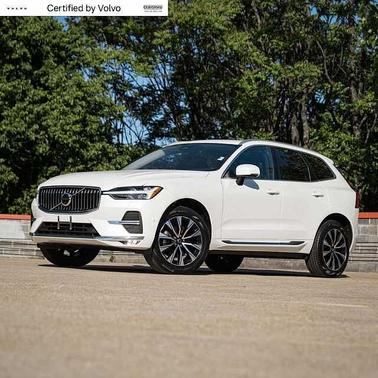 Crystal White 2023 Volvo XC60 Plus