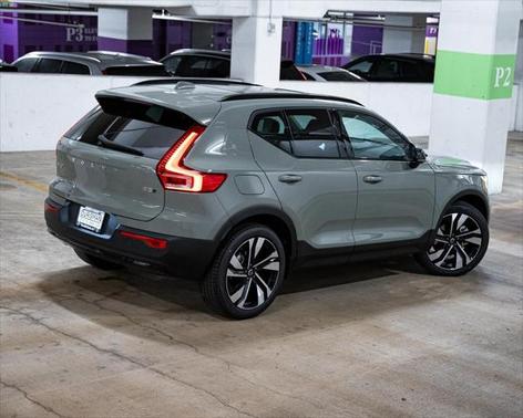 2025 Volvo XC40 Plus Dark Theme