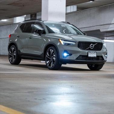 2025 Volvo XC40 Plus Dark Theme