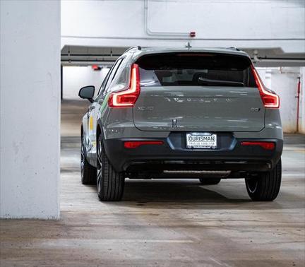 2025 Volvo XC40 Plus Dark Theme