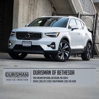 2025 Volvo XC40 Plus Bright Theme