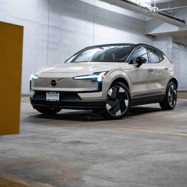 2026 Volvo EX30 Plus Twin Motor Performance, Fully electric