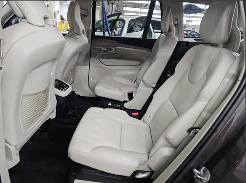 2024 Volvo XC90 B6 Plus Bright Theme 6-Seater
